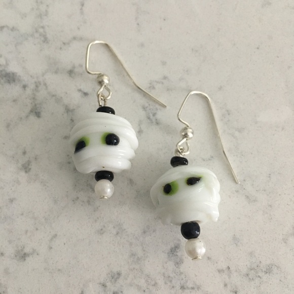 🎃Creepy mummy head earrings - Picture 2 of 5